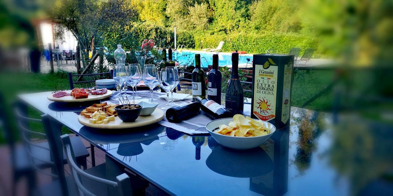 Casale Del Sole Garda Bed & Breakfast Monzambano Exterior photo